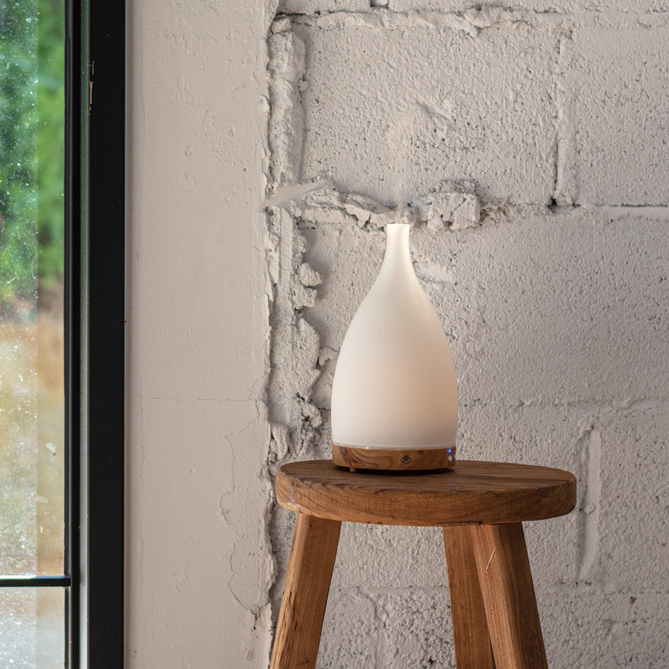 Comet Glass Ultraschall-Diffusor mit Timer, Ein-/Ausschalter und LED Comet Glass Ultraschall-Diffusor mit Timer, Ein-/Ausschalter und LED