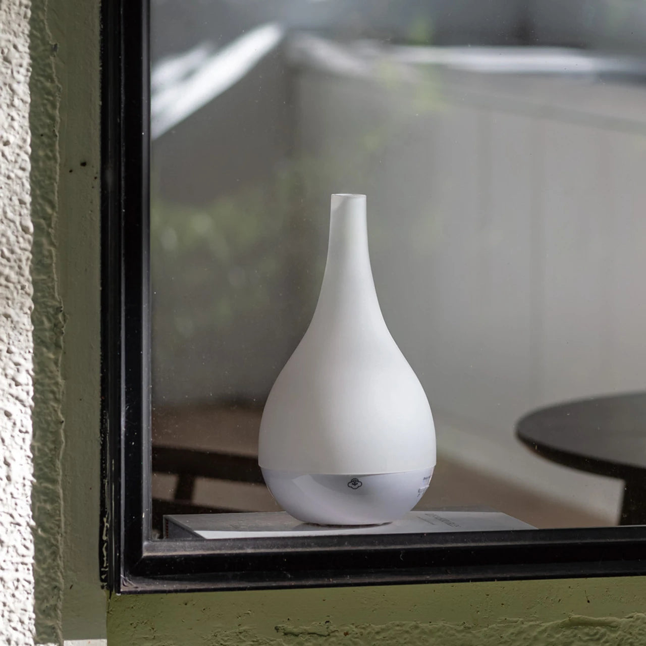 Dyfuzor ultradźwiękowy z grubego i wytrzymałego, mlecznego szkła