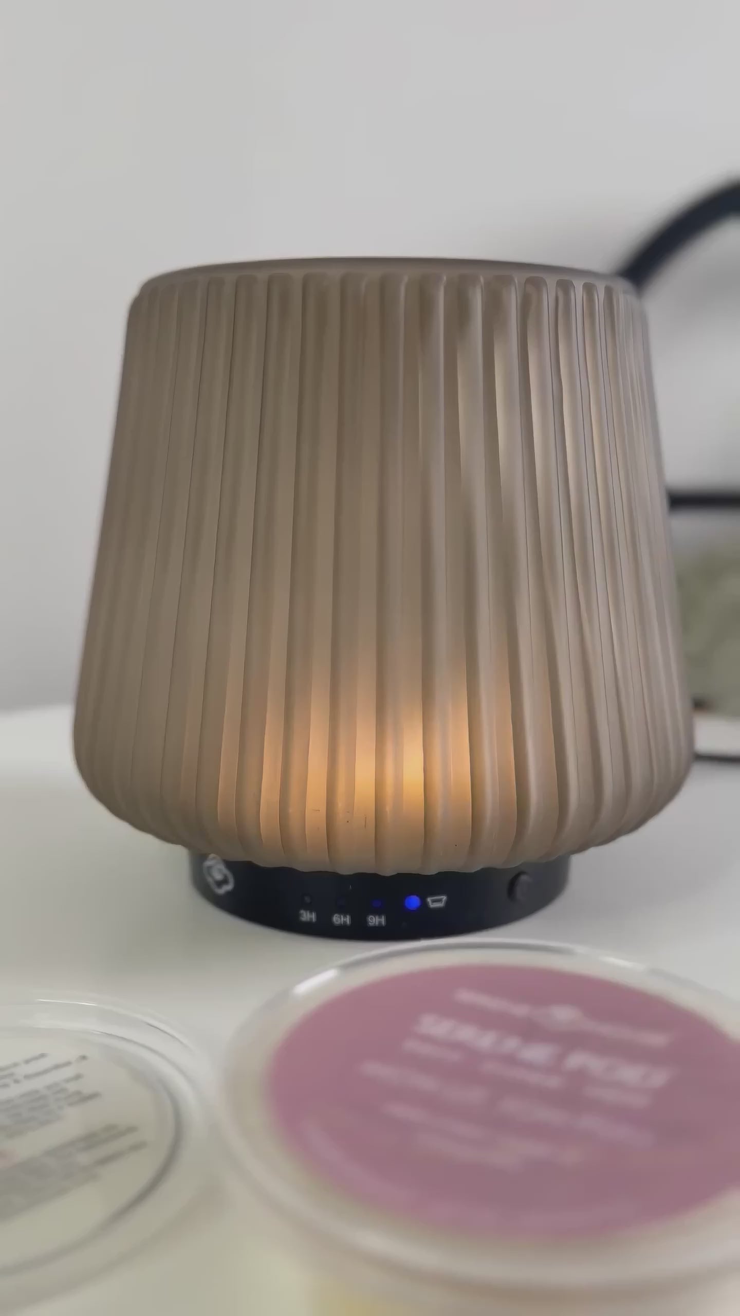 FLOW Glas-USB-Duftwachswärmer mit LED und Timer – rauch- und rußfrei