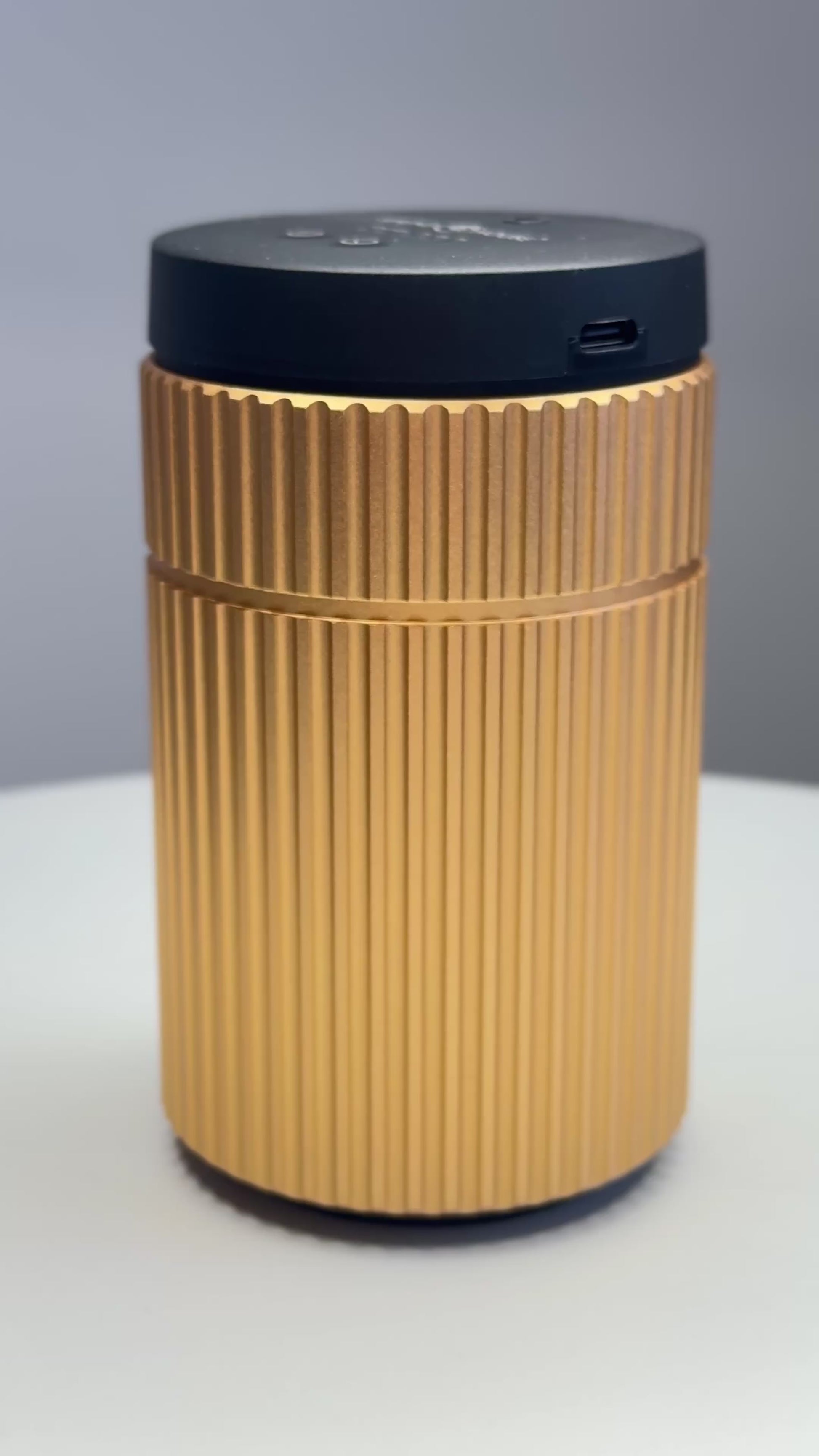 Linea Gold – bezprzewodowy, bezwodny dyfuzor na olejki do aromaterapii